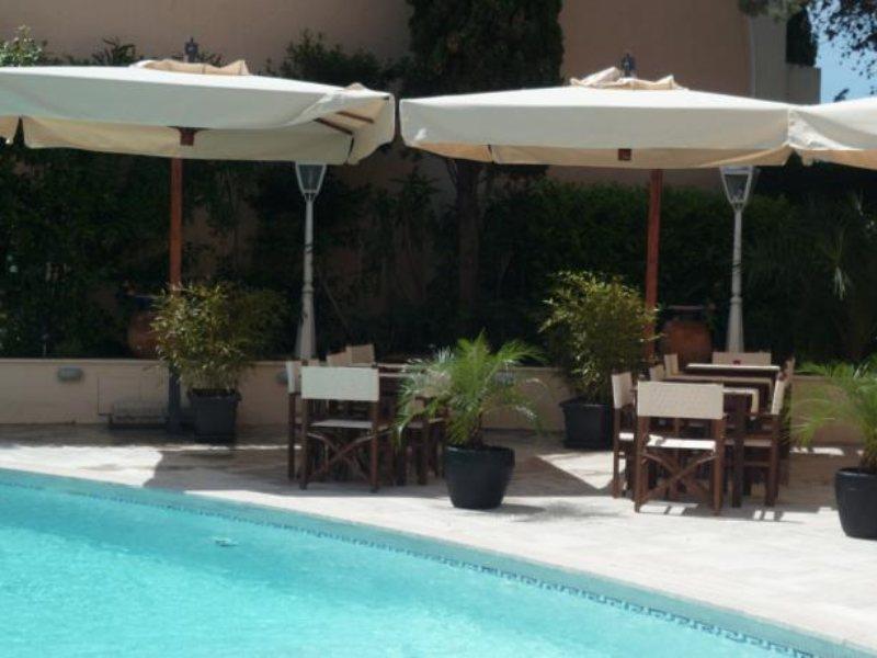 Restaurant De La Hotel 3*
