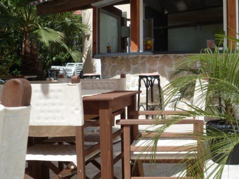 Restaurant De La Hotel 3*
